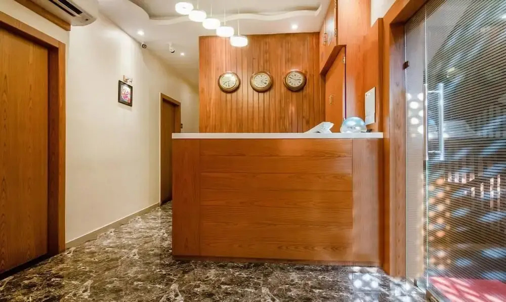Hotel Volga Plaza (Near Colaba Causeway)