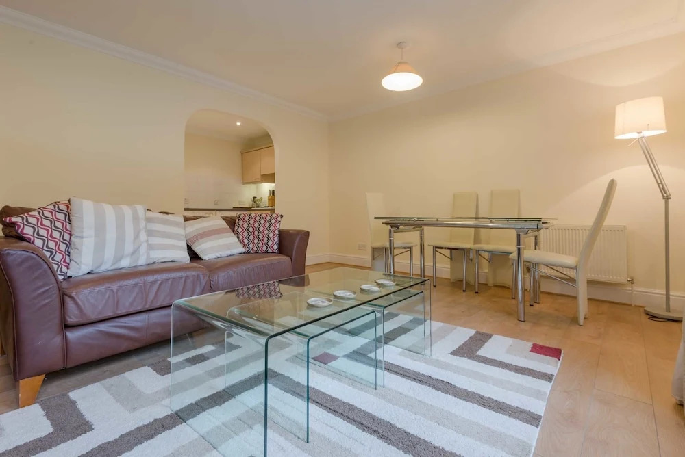 Stylish Apartments in Victoria & Westminster