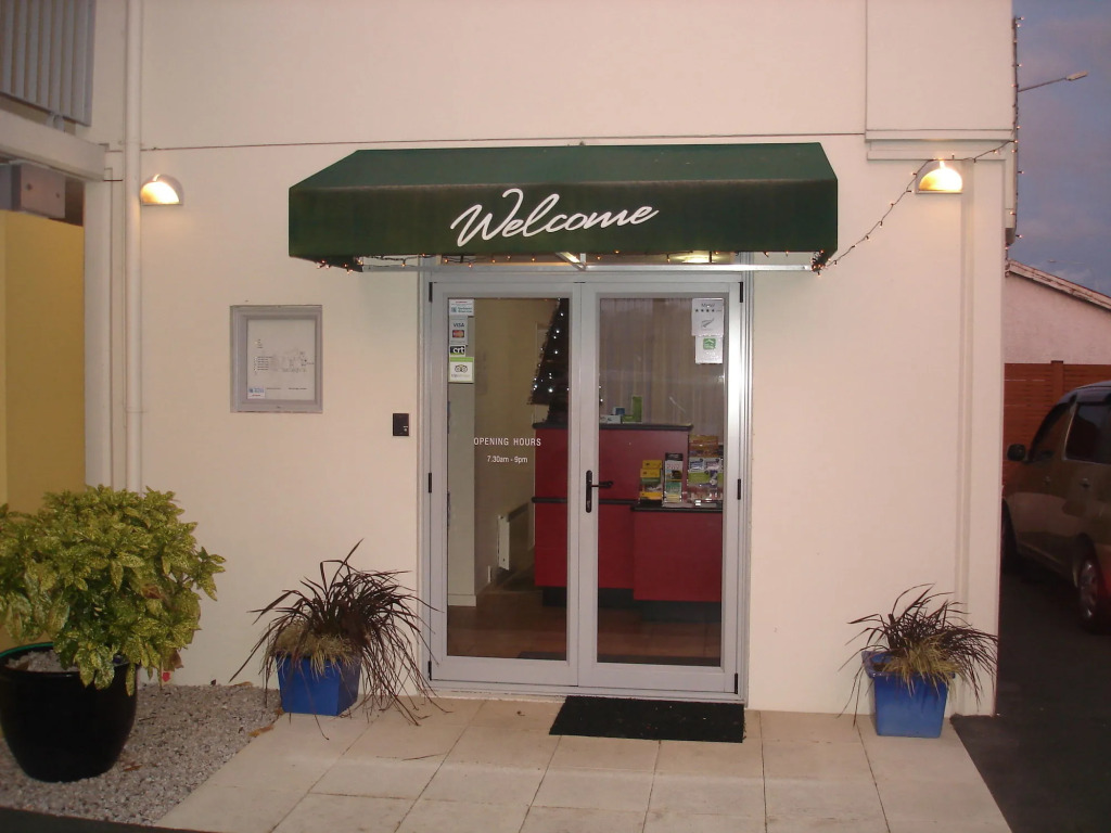 Parkside Motel