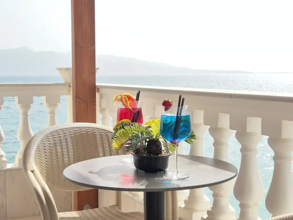 ORCHIDS Hotel