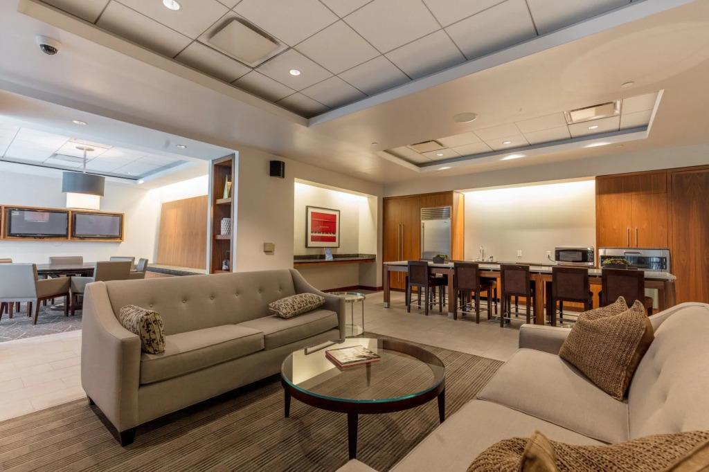 Global Luxury Suites at China Town