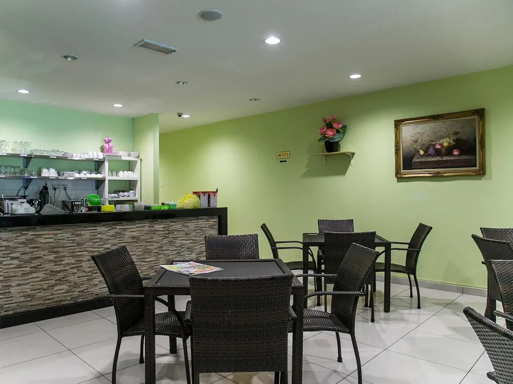 OYO 151 Twin Hotel