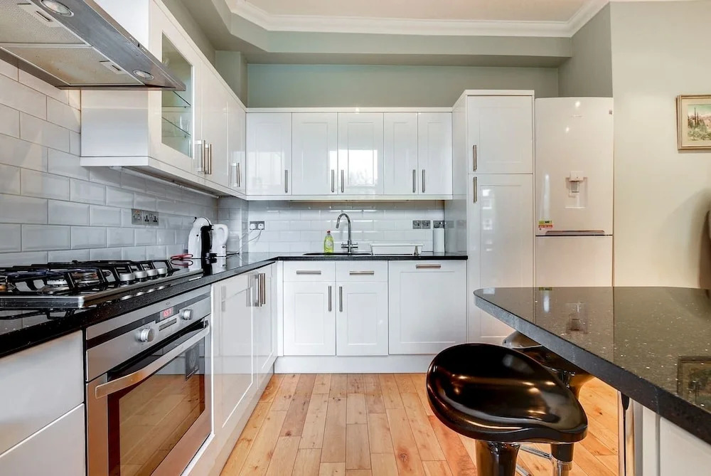 Beautiful 2 bed in Heart of West London