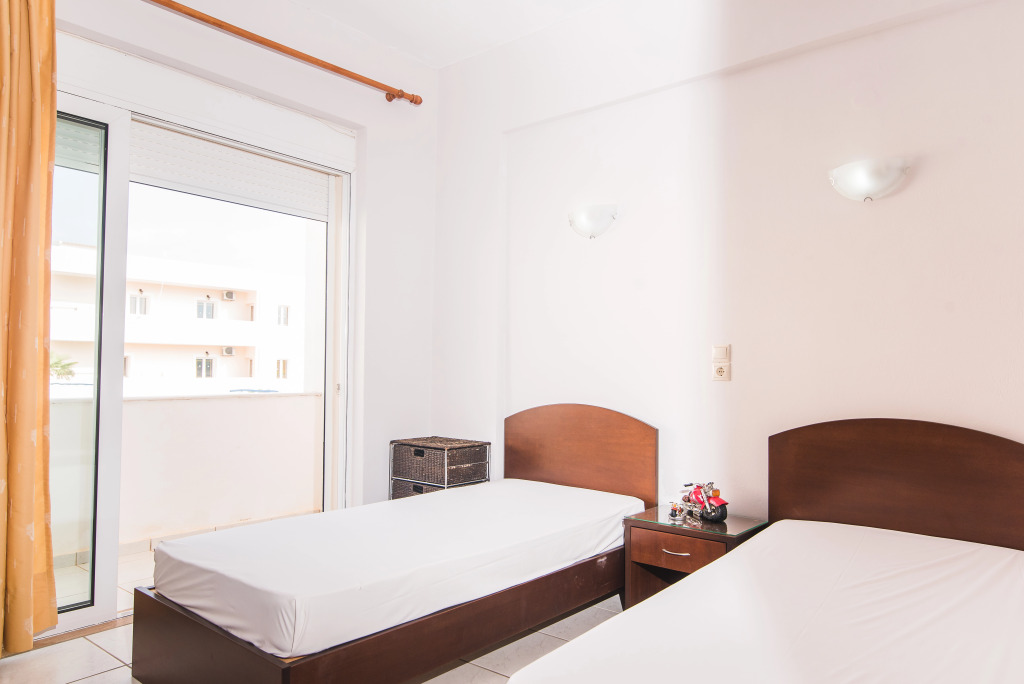 Yiannis Manos Hotel Resort