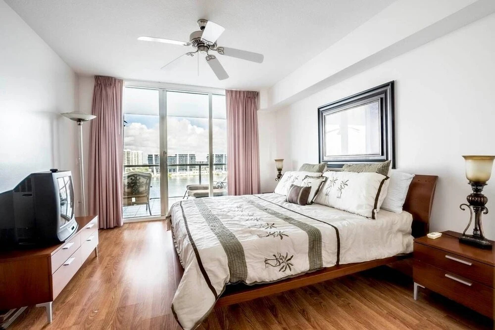 Le Marina Bay PH3 - Condo 5 People, Sunny Isles