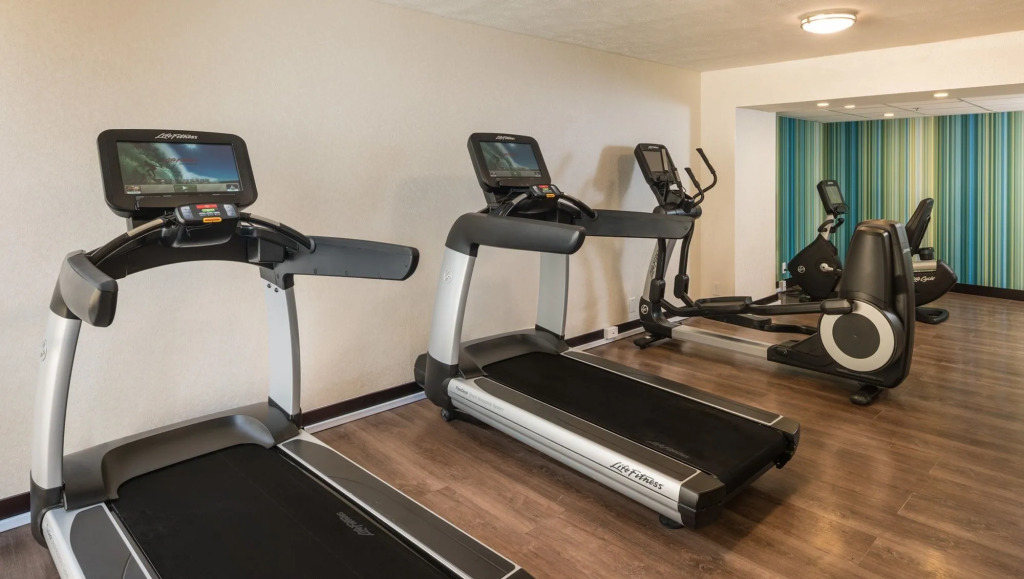 Holiday Inn Express & Suites Springfield by IHG