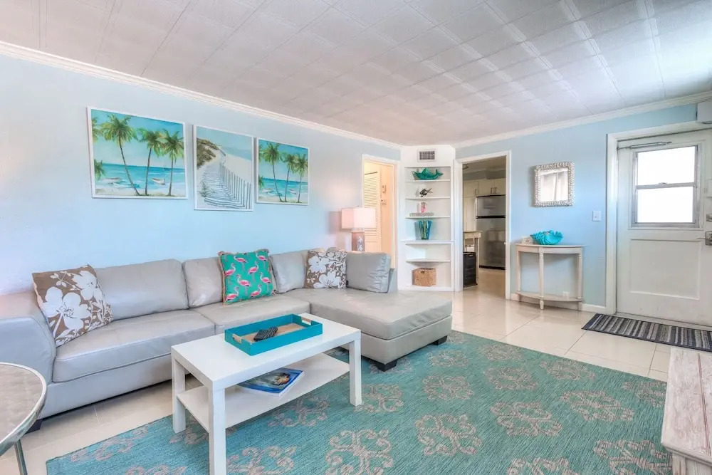 Tropic Terrace #40 - Beachfront Rental 2 Bedroom Condo by Redawning