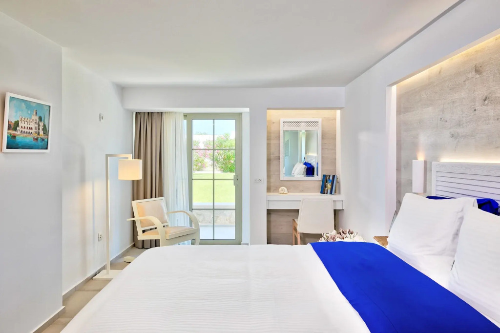 White Pearls-Adults Only Luxury Suites