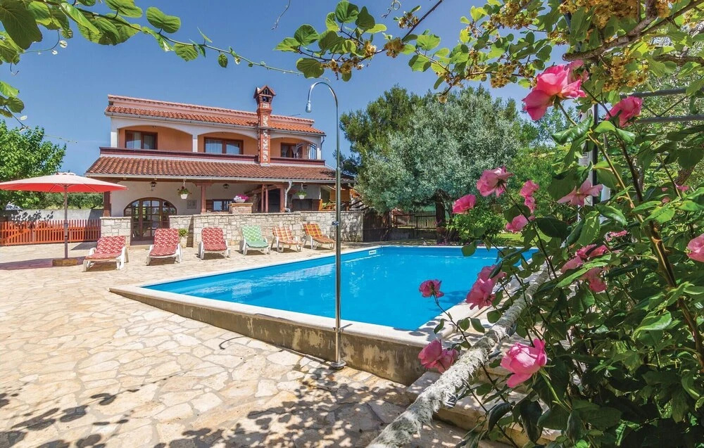 Stunning Home in Vodnjan With Wifi and 3 Bedrooms