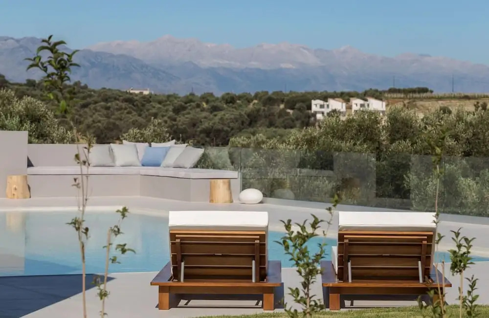 White Grace - A Seductive World of Luxury
