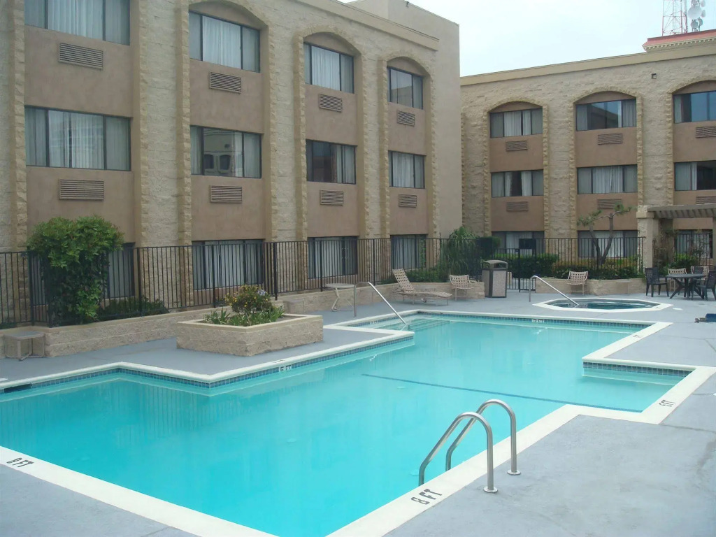 Portside Inn & suites