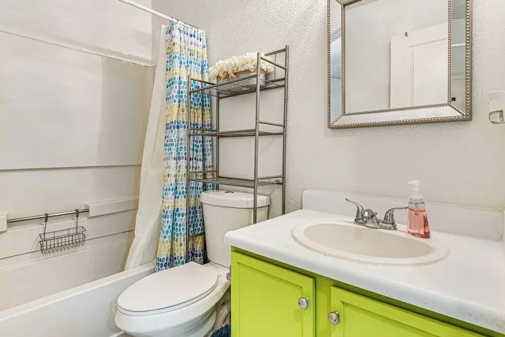 5 Mi to Eagle Creek Park: Home w/ Fenced Yard!