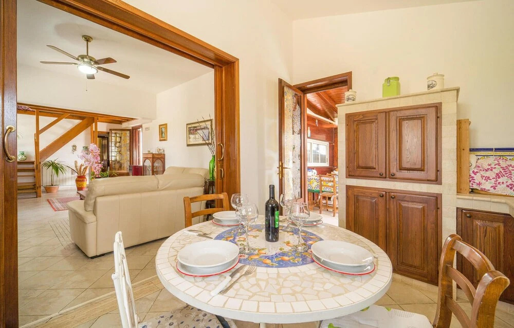 Beautiful Home in Menfi With Wifi and 3 Bedrooms