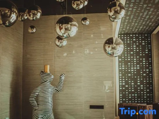 Xuanwei Hi Dream Light Luxury Hotel (North Passenger Transport Station Meihuan Park Branch)