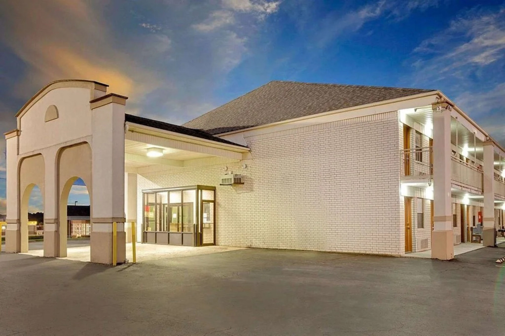 Motel 6 Morrilton, AR