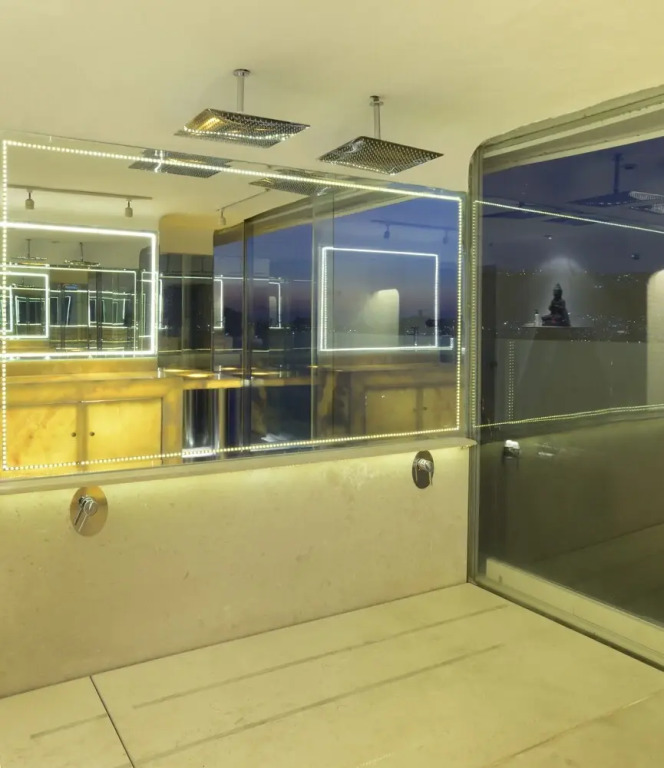Luxurious Oceanfront Penthouse with Private Pool