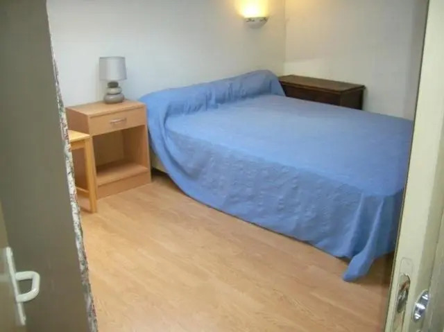 Belle villa dangle, 6 couchages, cuisine climatisée, 3 chambres terrasse ombragée parking dans résidence sécurisée avec piscine commune, 400m de la mer, LROND24