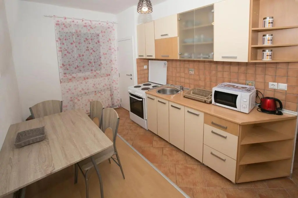 Downtown 3 Bedroom Apartment