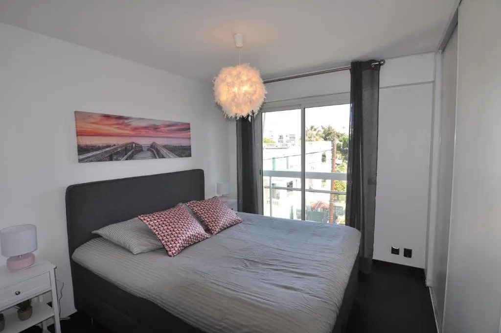 Gorgeous one-bedroom apartment with terrace and sea view