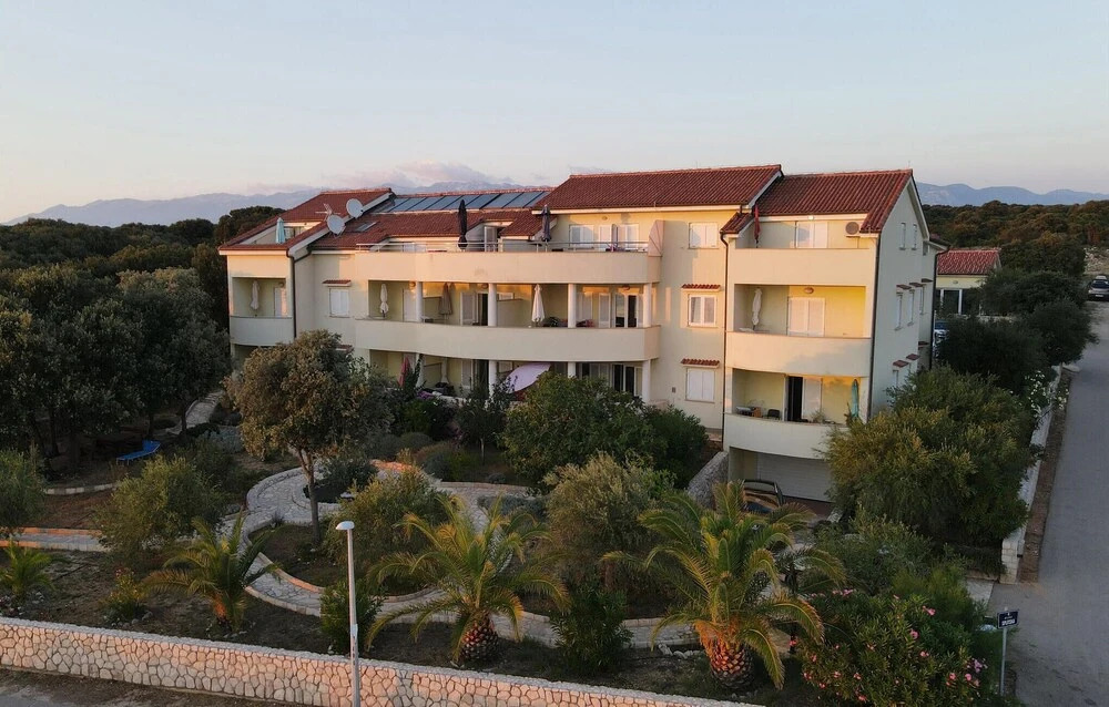 Beautiful Apartment in Mandre With 2 Bedrooms, Wifi and Indoor Swimming Pool