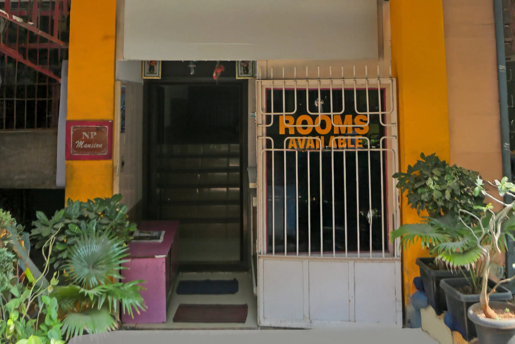 OYO 23455 Varsha Residency