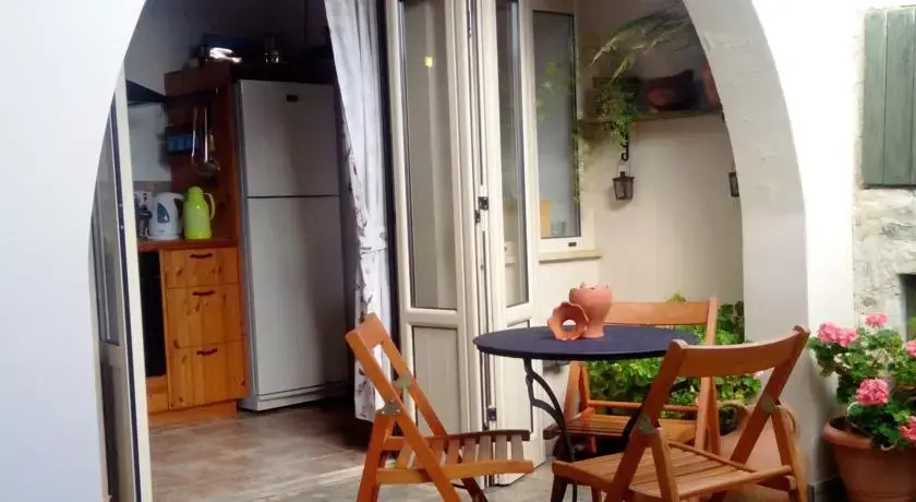 Chloe's House