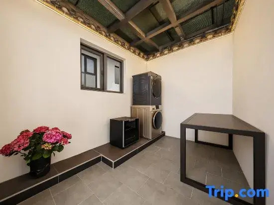 Jingdezhen Taomingju Garden Hotel (Tao Yang Alley People's Square)