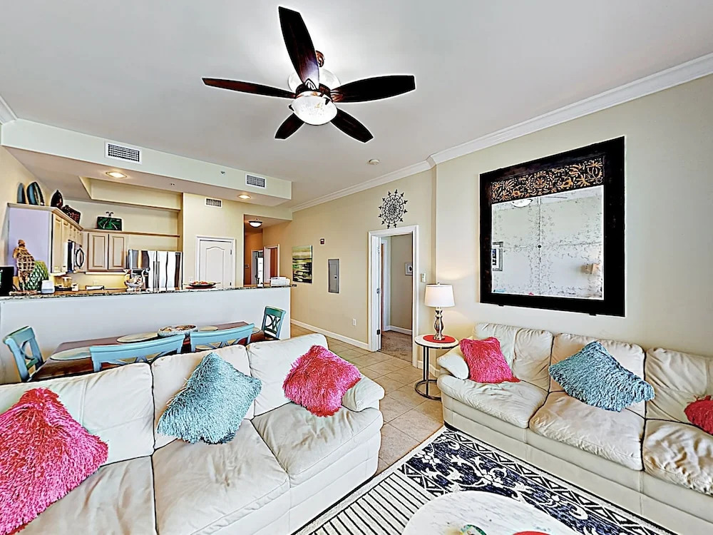 New Listing! Ocean W/ Pool & Rooftop Terrace 3 Bedroom Condo