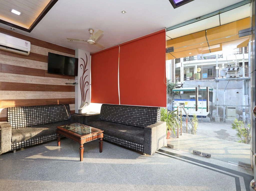 OYO 10454 Hotel Riviera
