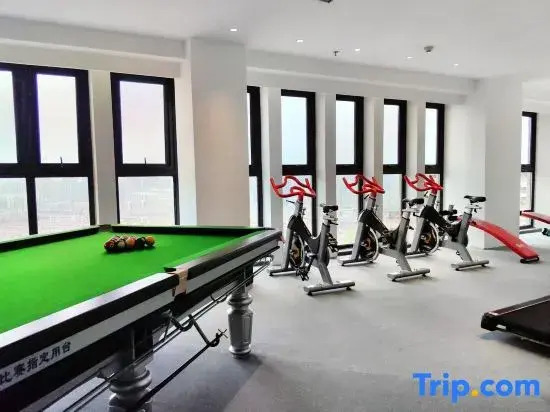 Hilary International Hotel (Zhonghuan City, Exit near Fanhua Avenue Metro Station)