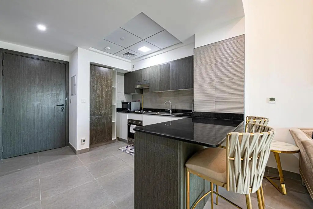 Luxury 1BDR Apt in Al Barsha with beautiful city skyline views