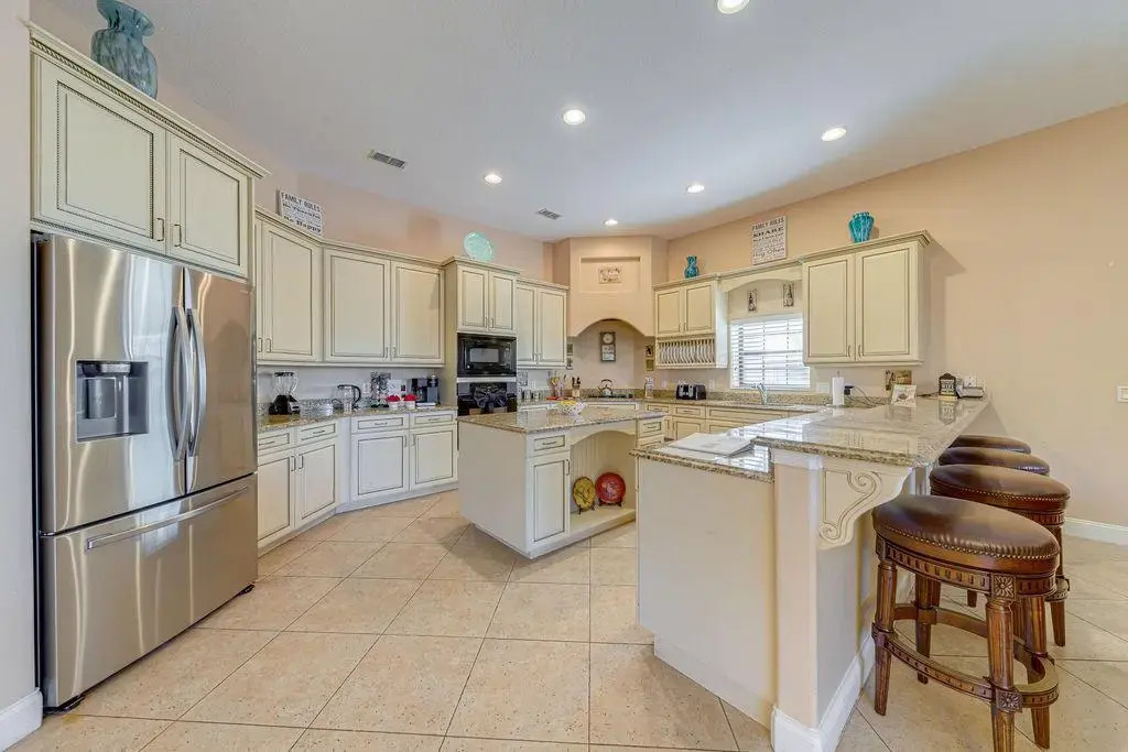 Spacious 7 Bedroom Home Close to Disney, Kissimmee, US