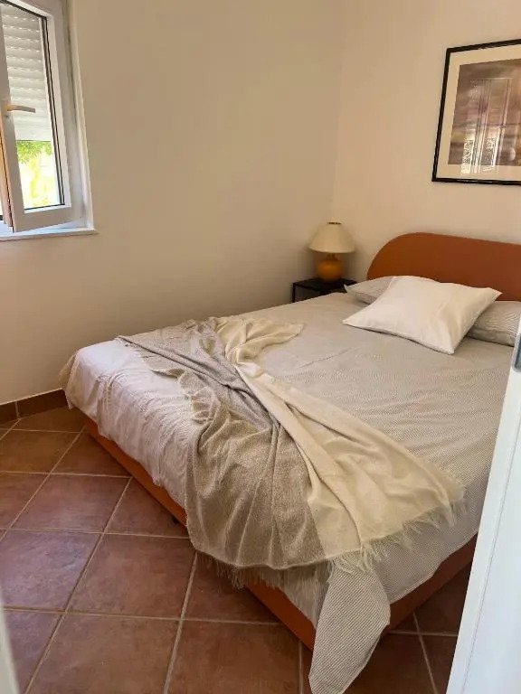 Small, 2 bedroom house, 50 m from the sea