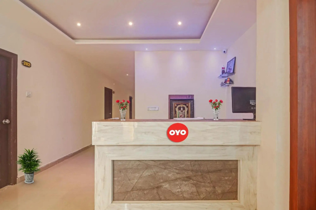 OYO 93527 Hotel 7 Hills Luxury Rooms