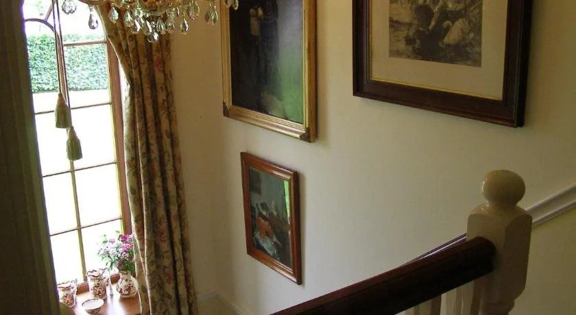Cadson Manor