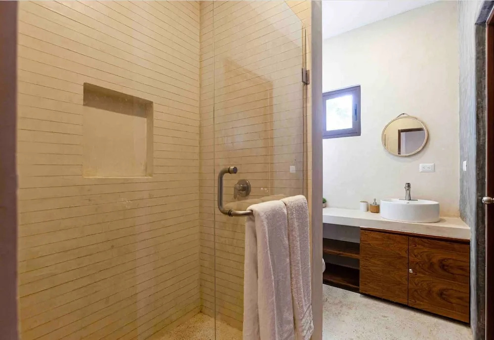 Minimalistic Coup De Coeur In Town - 2 Rooms Unit