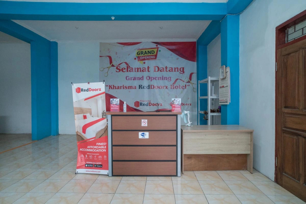 RedDoorz near RS Mitra Keluarga Waru