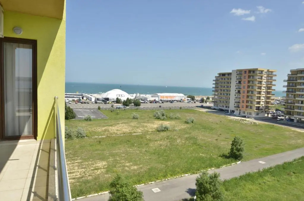 Summerland Happy Blue Apartments
