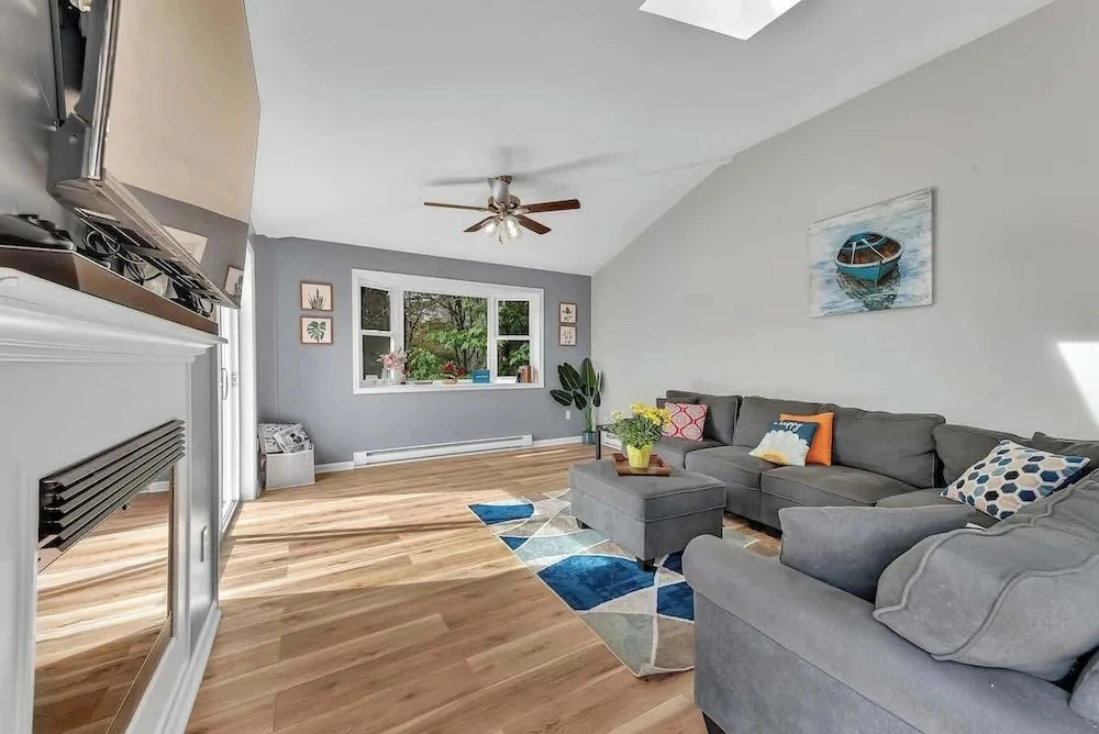 Lakefront, Hot Tub, Kayaks, Firepit, Pool Table