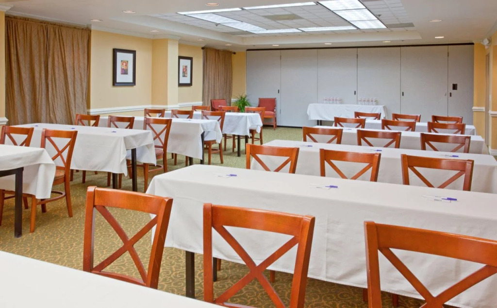 Best Western Plus Sugar Land-Stafford