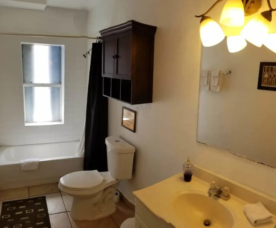 INN LEATHER GUEST HOUSE-GAY MALE ONLY
