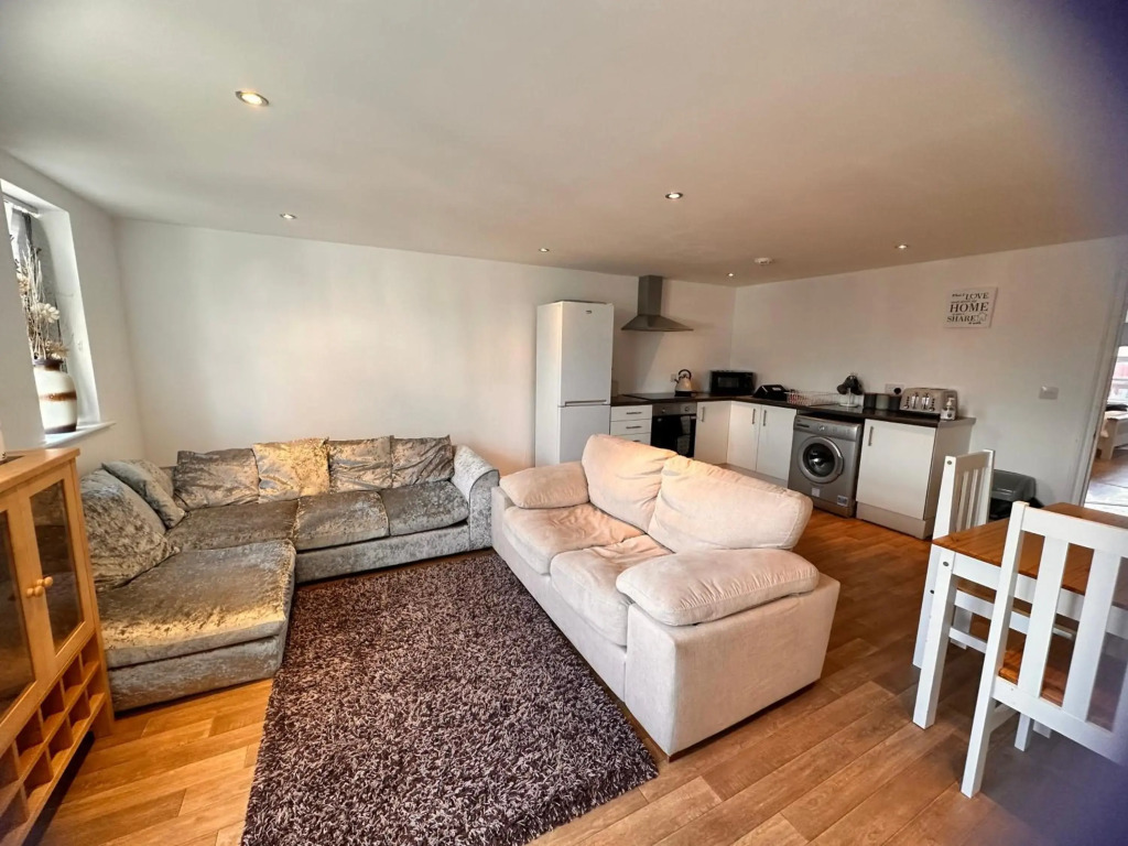 joe kelly buildings flat four sleeps 2