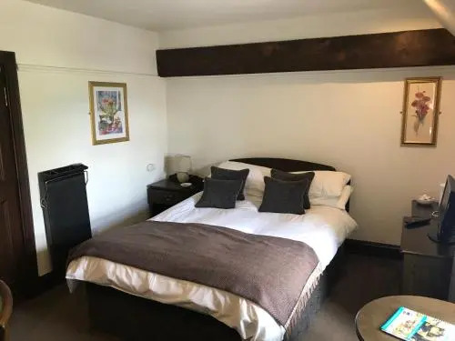 Lion and Unicorn Hotel