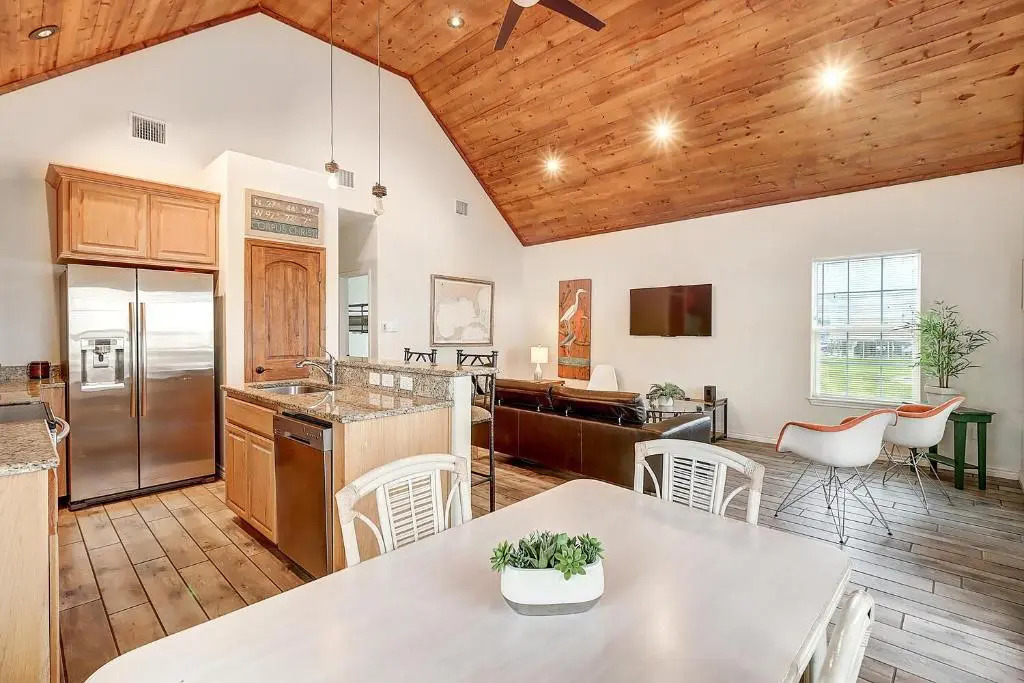Coles Cabin LV124