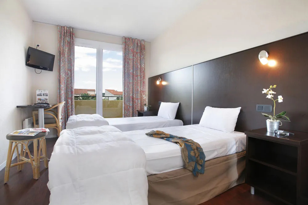 Inter-hotel Le Grillon Dor
