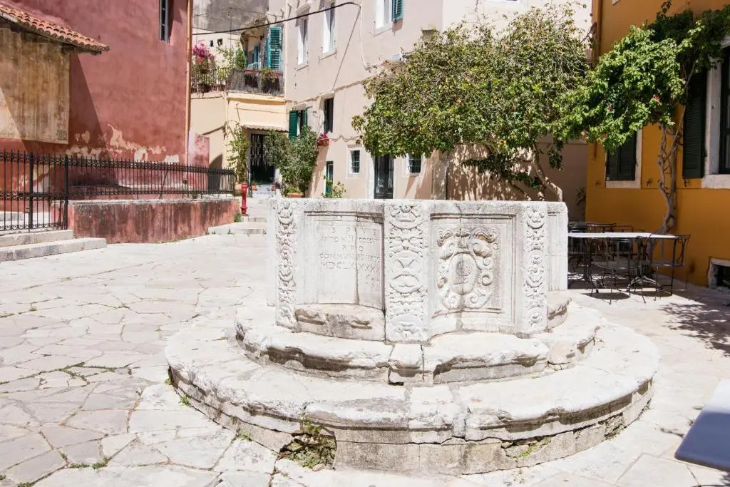 Fontana Di Corfu 4
