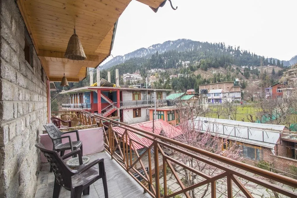 Giriraj Guest House