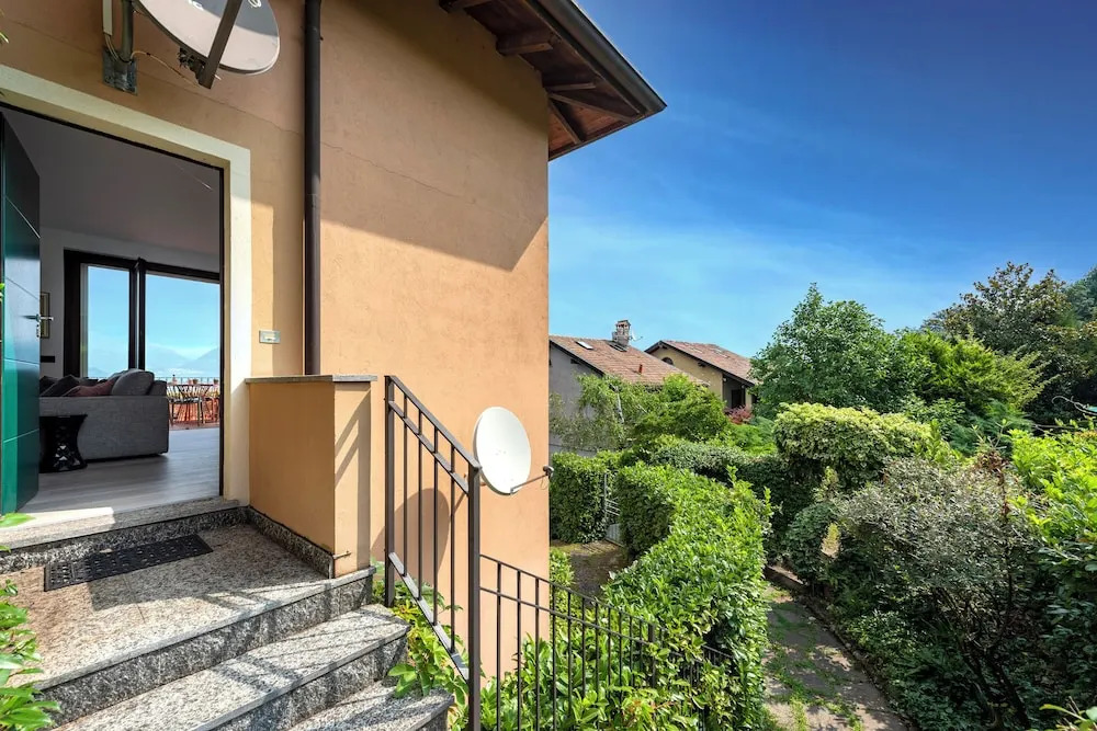 Il Dipinto Sul Lago Stresa Center