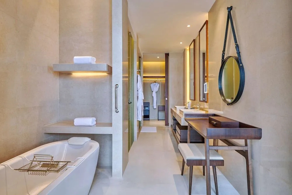Lushan West Sea Resort, Curio Collection by Hilton