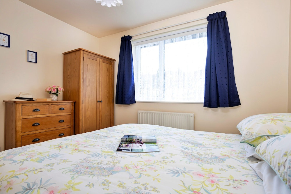 Rural Retreat Bungalow With Garden, No Deposit